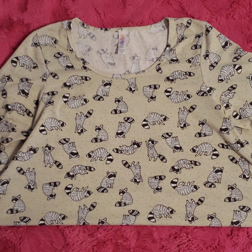 LuLaRoe Perfect tee
